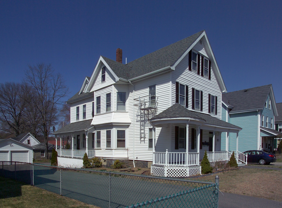 120 Broadway in Taunton, MA - Building Photo