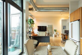 740 W Fulton St, Unit 804 in Chicago, IL - Building Photo - Building Photo