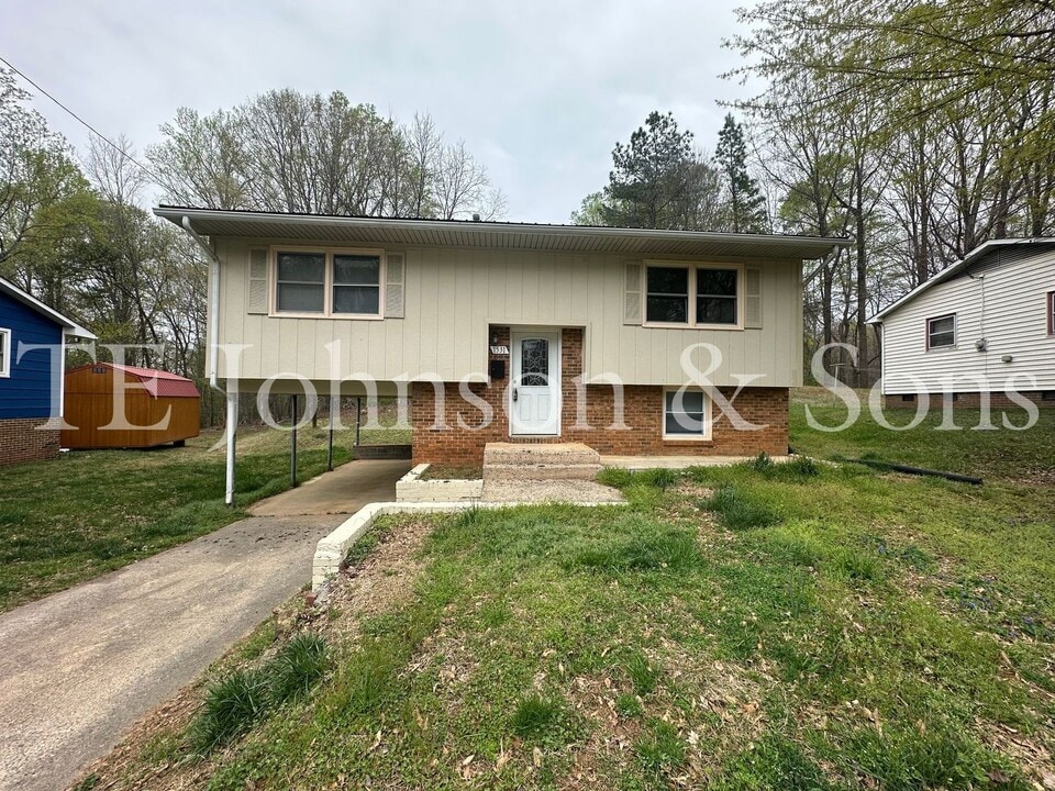1531 Marble St in Winston-Salem, NC - Building Photo