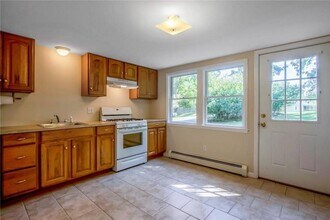 105 McEwen St in Warwick, NY - Building Photo - Building Photo