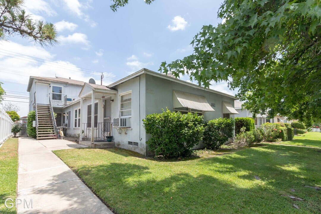 1614 N Hollywood Way in Burbank, CA - Building Photo