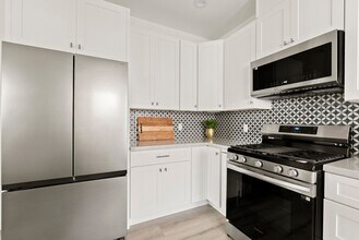 8929 Hubbard St in Culver City, CA - Building Photo - Building Photo