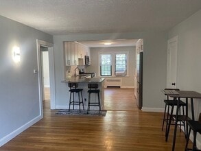76 Common St, Unit 2 in Quincy, MA - Foto de edificio - Building Photo