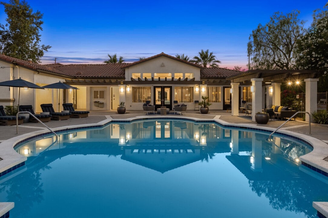 Lasselle Place in Moreno Valley, CA - Foto de edificio