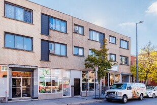 5526 Laurendeau Rue in Montréal, QC - Building Photo