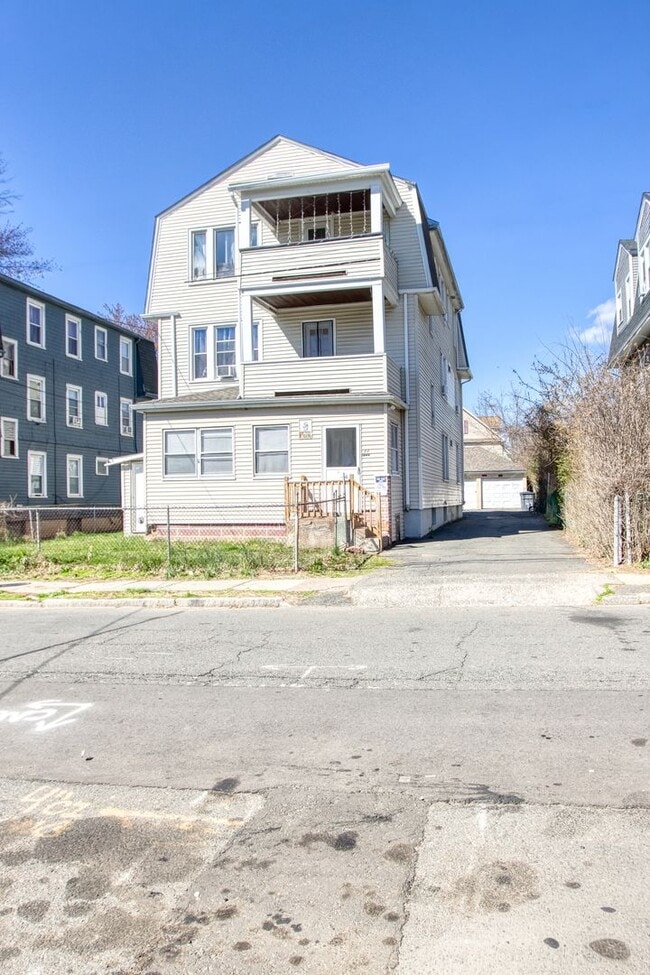 44 Glendale Ave in Hartford, CT - Building Photo - Building Photo