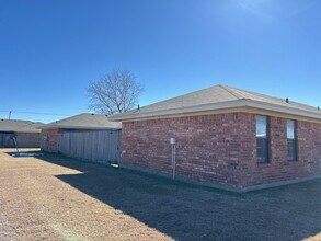 915 McDaniel Cir in Killeen, TX - Building Photo - Building Photo