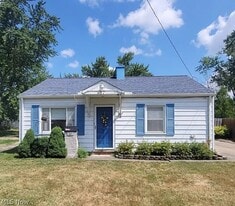 37 Broadmore Ave in Bedford, OH - Building Photo