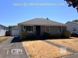 946 21st Ave in Longview, WA - Building Photo