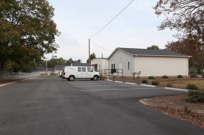 Smithfield Elderly Housing in Smithfield, NC - Foto de edificio - Building Photo