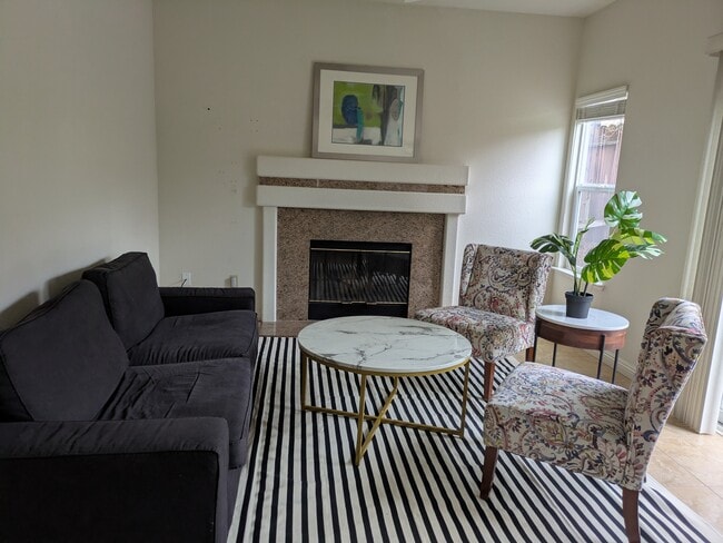 105 Donegan Ct in Folsom, CA - Foto de edificio - Building Photo