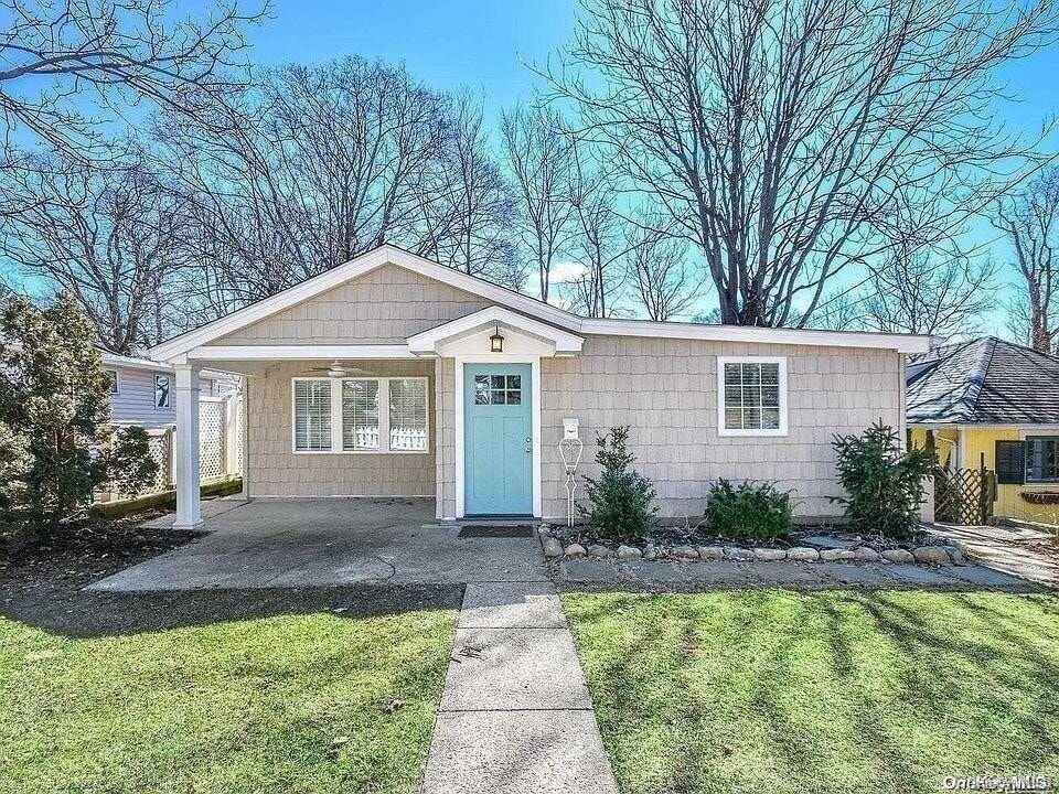 125 W 15th Ave in Sea Cliff, NY - Building Photo