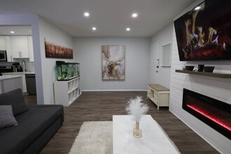 2912 Kings Chapel Rd, Unit 5 in Falls Church, VA - Foto de edificio - Building Photo