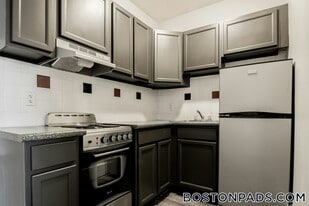 50 Franklin St, Unit 716 in Worcester, MA - Building Photo
