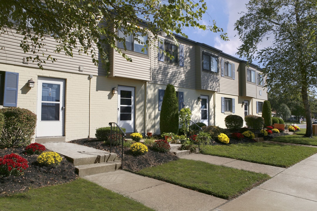 Mystic Point Apartments in Somers Point, NJ - Building Photo