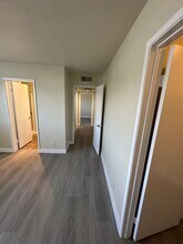 114 Olive St, Unit 7 in Glendale, CA - Foto de edificio - Building Photo
