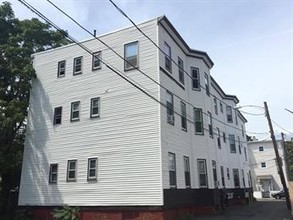 16-20 Albany St in Lynn, MA - Foto de edificio - Building Photo