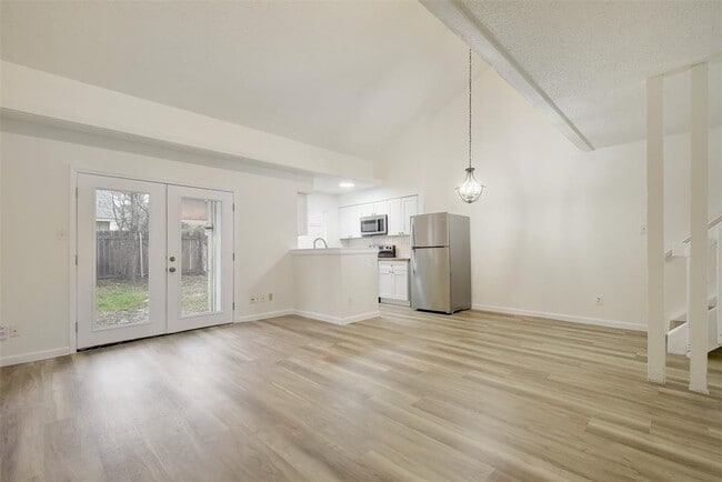 6803 Woodhue Dr in Austin, TX - Building Photo - Building Photo