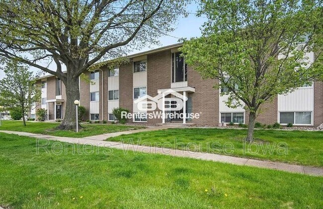 6202 62nd St in Urbandale, IA - Building Photo - Building Photo