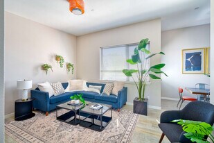 1428 SE 19th Ave, Unit SI ID1309871P in Portland, OR - Building Photo