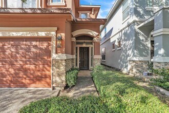 9813 Sandhill Dr in Laredo, TX - Building Photo - Building Photo