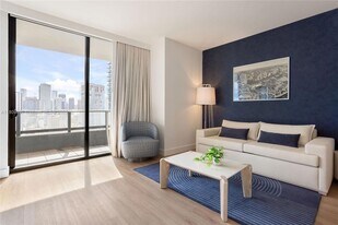 601 NE 1st Ave in Miami, FL - Building Photo