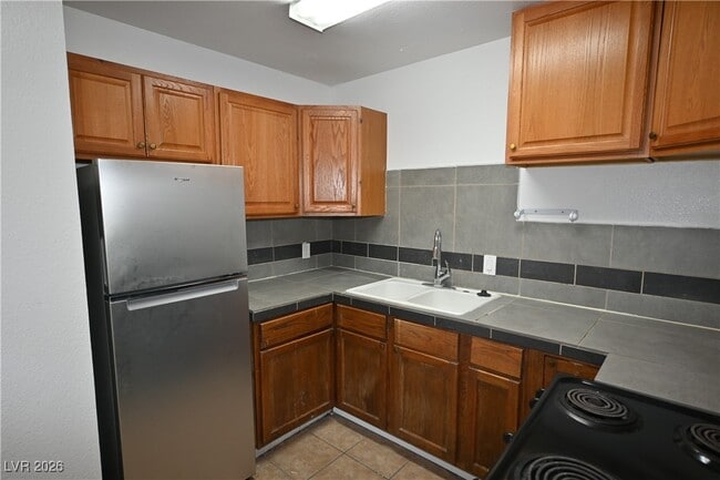 2334 N Lamb Blvd in Las Vegas, NV - Building Photo - Building Photo