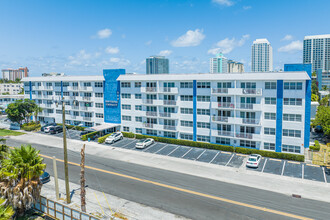 Bayshore Embassy Condominiums in Fort Lauderdale, FL - Foto de edificio - Building Photo