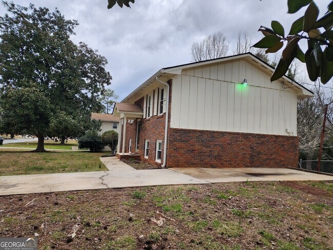 5342 Orly Terrace in Atlanta, GA - Building Photo - Building Photo