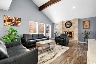 12805 Westpark Dr in Houston, TX - Foto de edificio - Building Photo