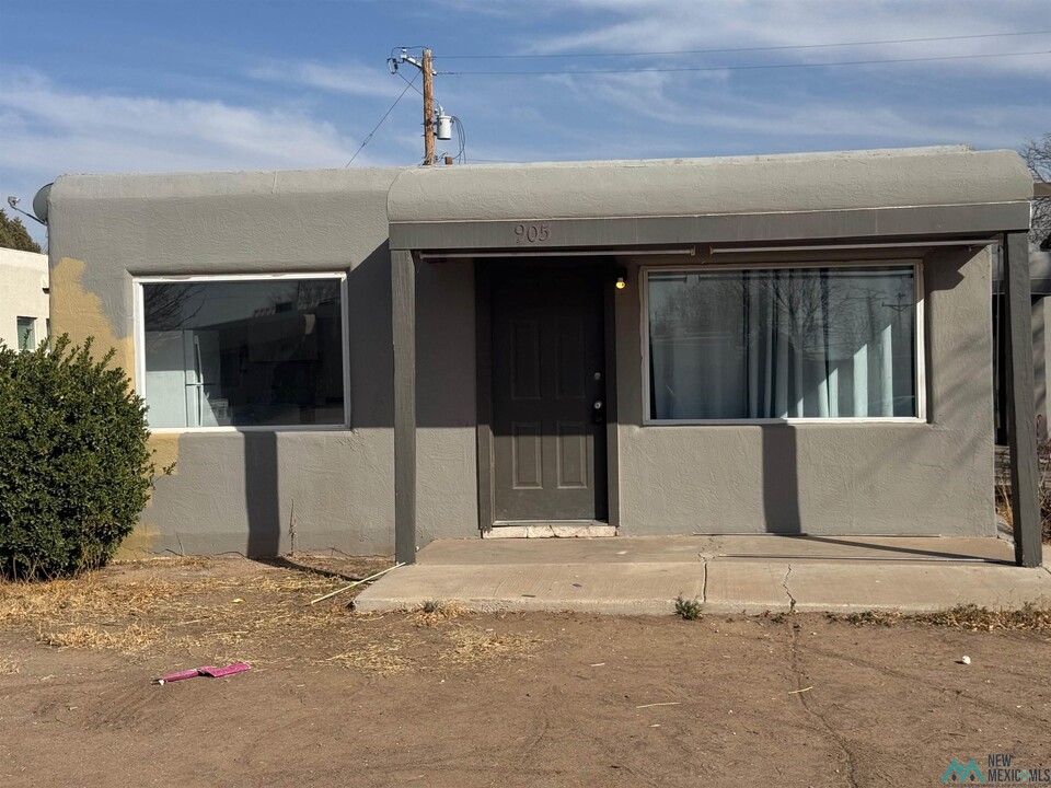 905 Bullock Ct in Artesia, NM - Building Photo