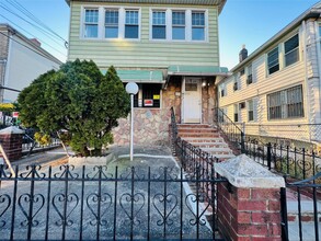 2724 Gillmore St in Queens, NY - Building Photo - Building Photo