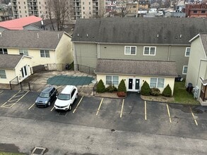 Avery Court Apartments in Parkersburg, WV - Foto de edificio - Building Photo