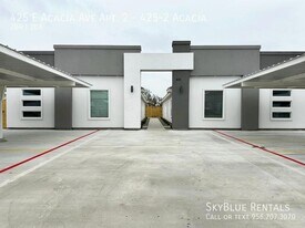 425 E Acacia Ave in Alamo, TX - Building Photo