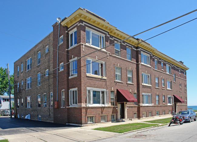 Historic Lakeshore Condominiums in Racine, WI - Building Photo - Building Photo