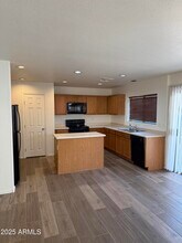 7806 S 64th Ln in Phoenix, AZ - Building Photo - Building Photo