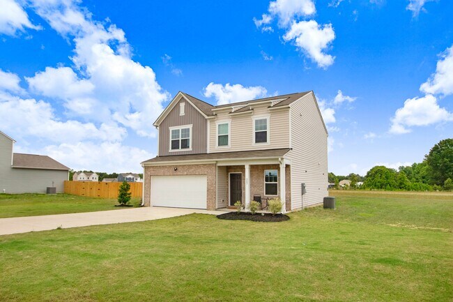 307 Kenison Way in Pikeville, NC - Building Photo - Building Photo