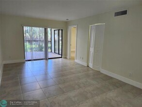 3470 Foxcroft Rd in Miramar, FL - Building Photo - Building Photo