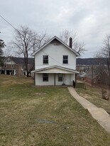 1406 Taylor Ave in New Kensington, PA - Building Photo
