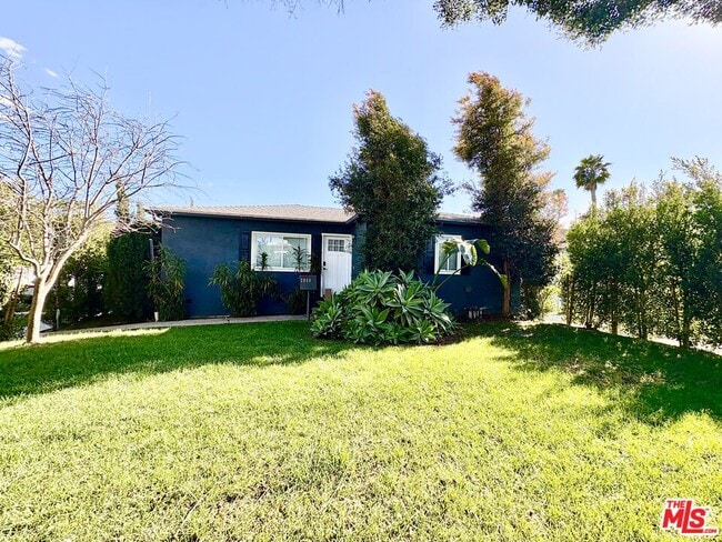 2850 Delaware Ave in Santa Monica, CA - Building Photo - Building Photo