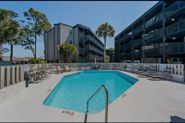1500 Cenith Dr in North Myrtle Beach, SC - Foto de edificio - Building Photo