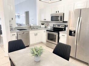 1648 Oak Hill Trail in Kissimmee, FL - Foto de edificio - Building Photo