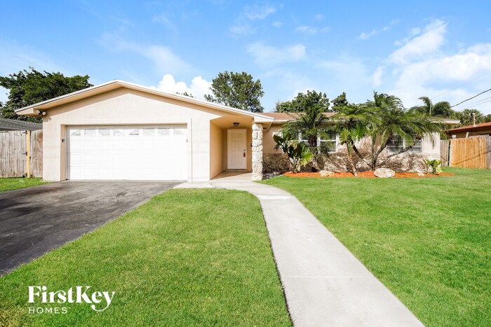 3721 NW 11th St in Coconut Creek, FL - Building Photo