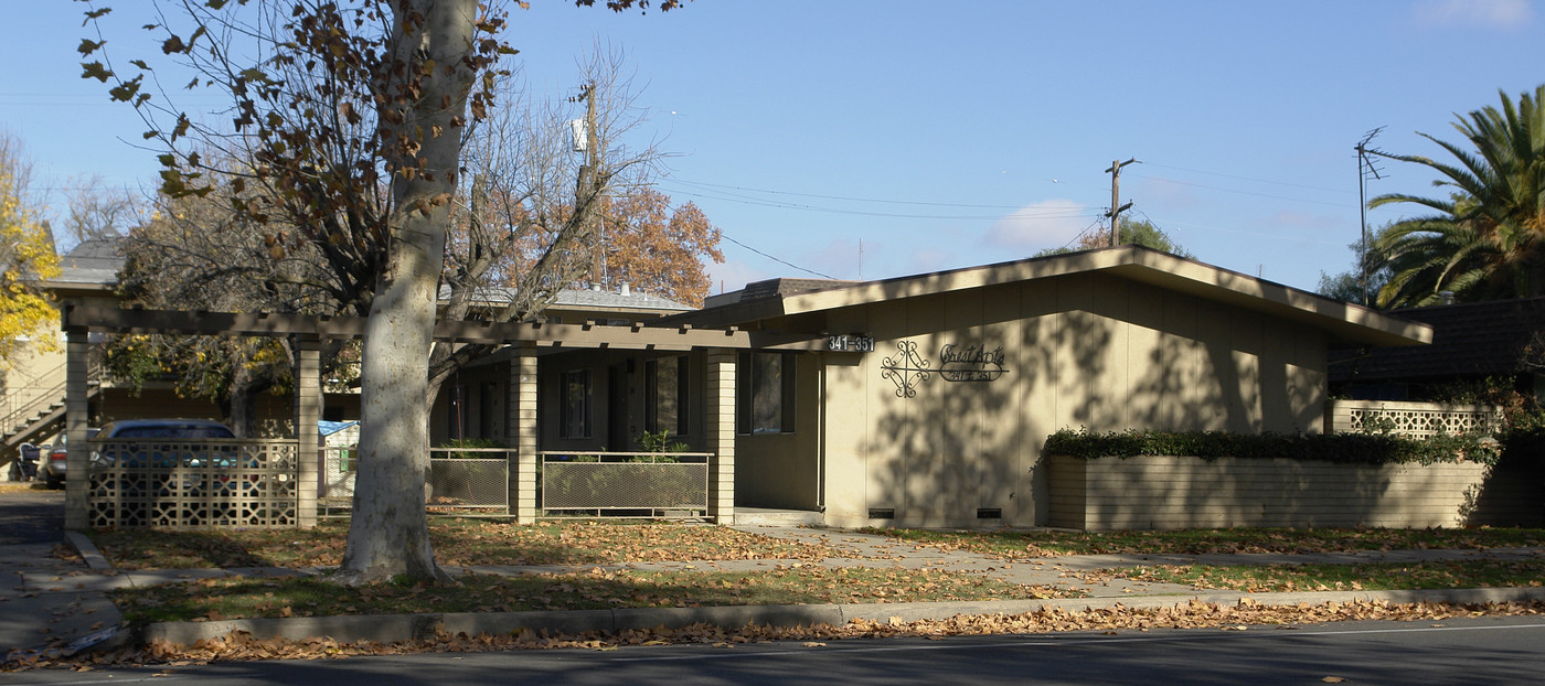 Crest Apartments in Merced, CA - Building Photo