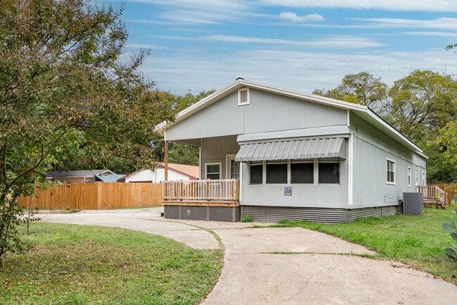 112 Queenswood Dr in Mabank, TX - Building Photo - Building Photo