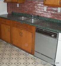 16 Dighton St, Unit 2 in Boston, MA - Building Photo - Building Photo