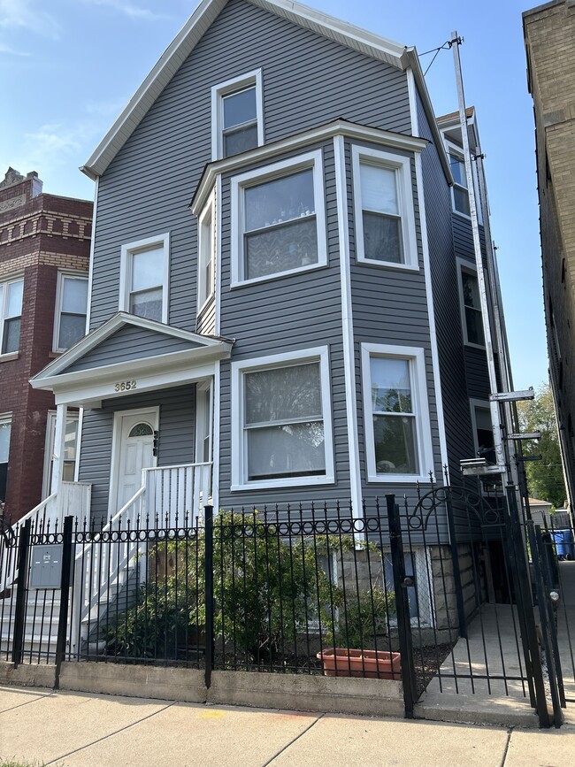 3652 W Shakespeare Ave, Unit #3