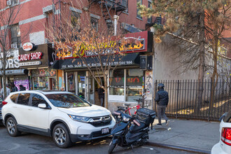 172 E 103rd St in New York, NY - Foto de edificio - Building Photo