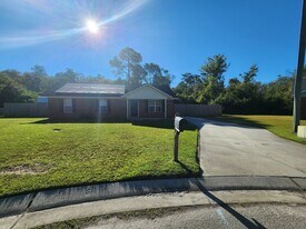 1073 Cassidy Ln in Hinesville, GA - Building Photo