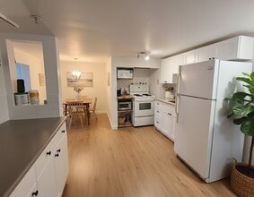 614 14th Av E in Vancouver, BC - Building Photo - Building Photo